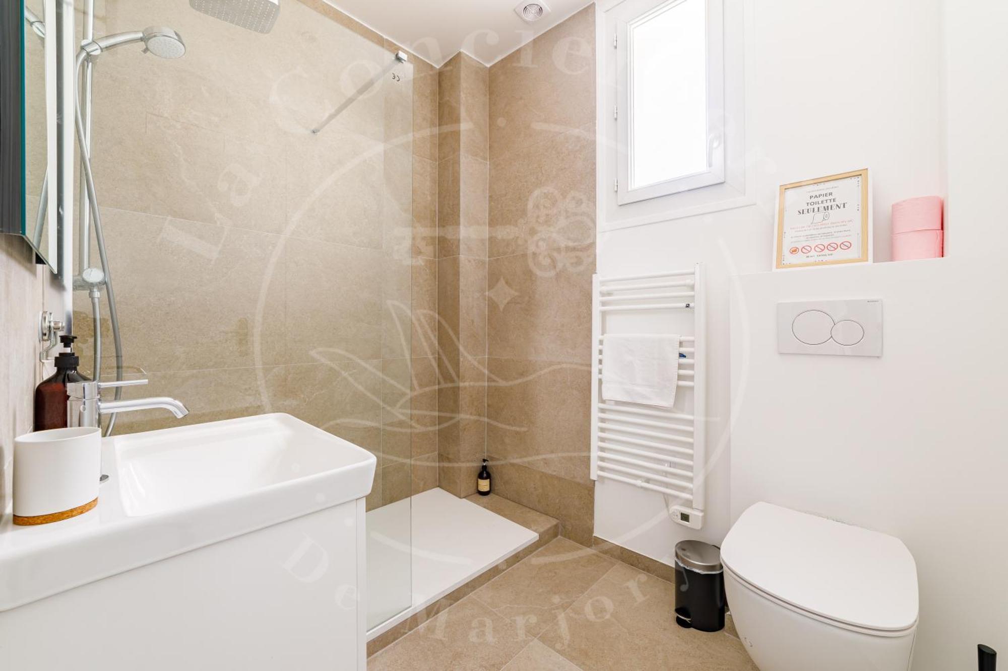 Elegance Cotiere - Vue Imprenable, A 5 Min Apartment *